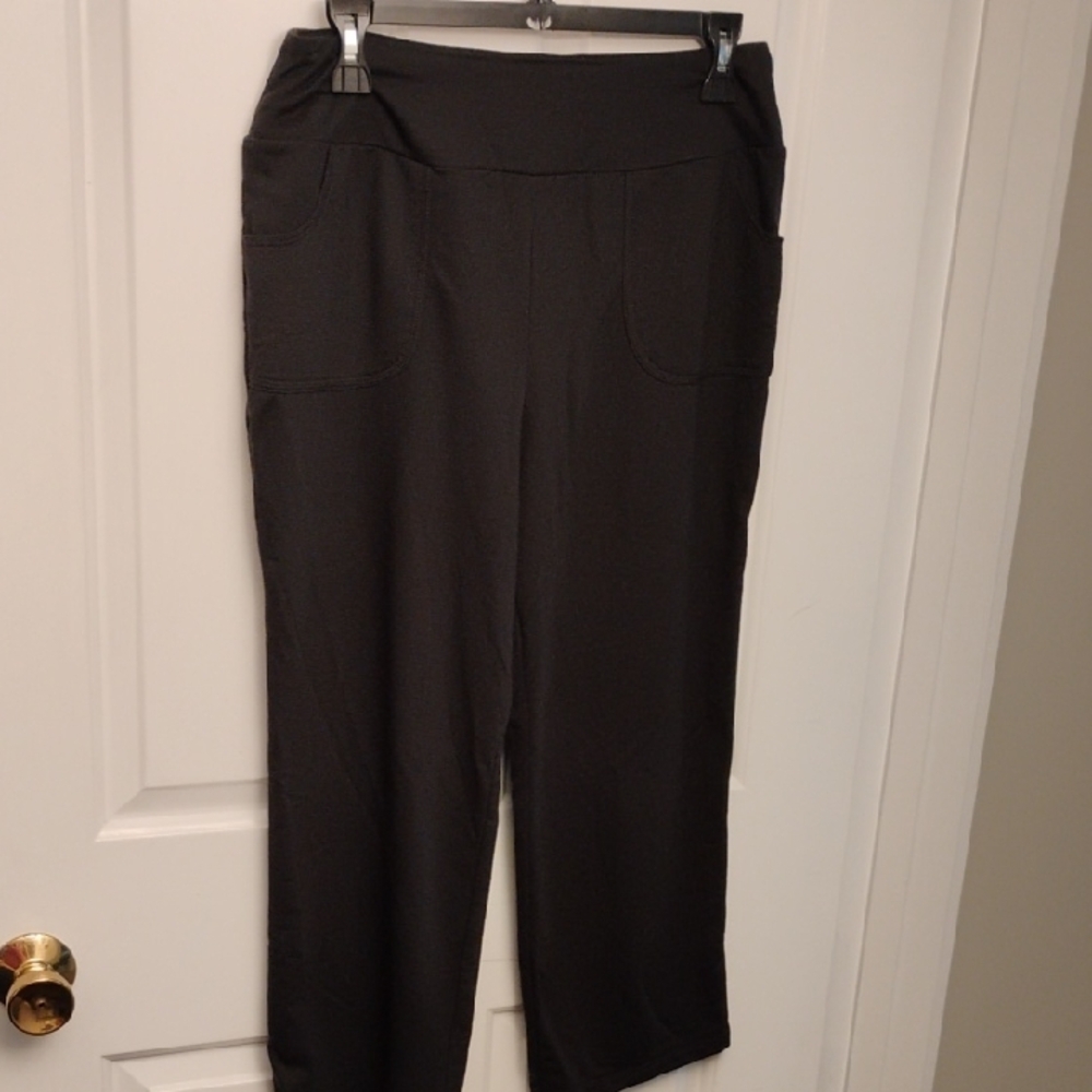 LOGO by Lori Goldstein Black Ankle Cropped Pants